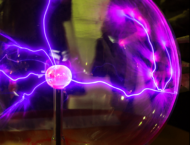 Plasma ball with smooth magenta - blue flames